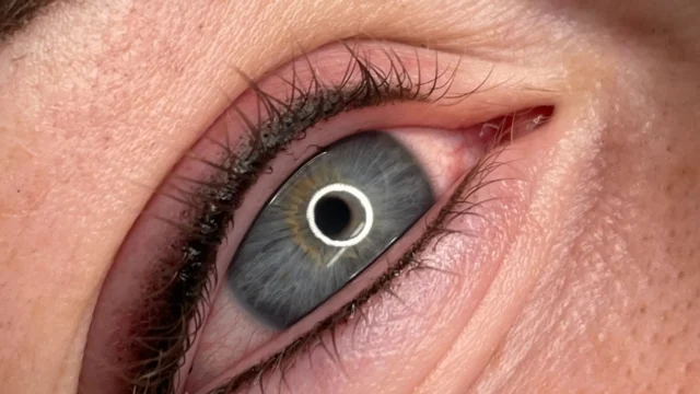 Eyeliner tattooing